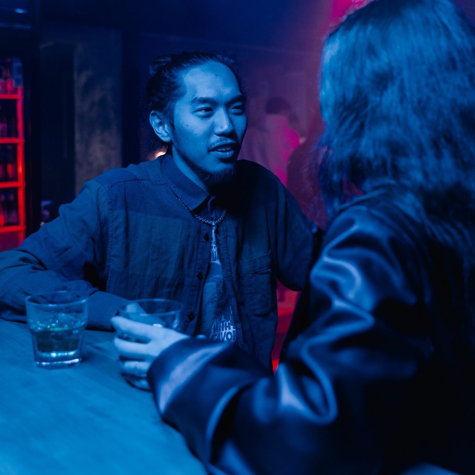 DOES ALCOHOL AFFECT MEN AND WOMEN DIFFERENTLY?
